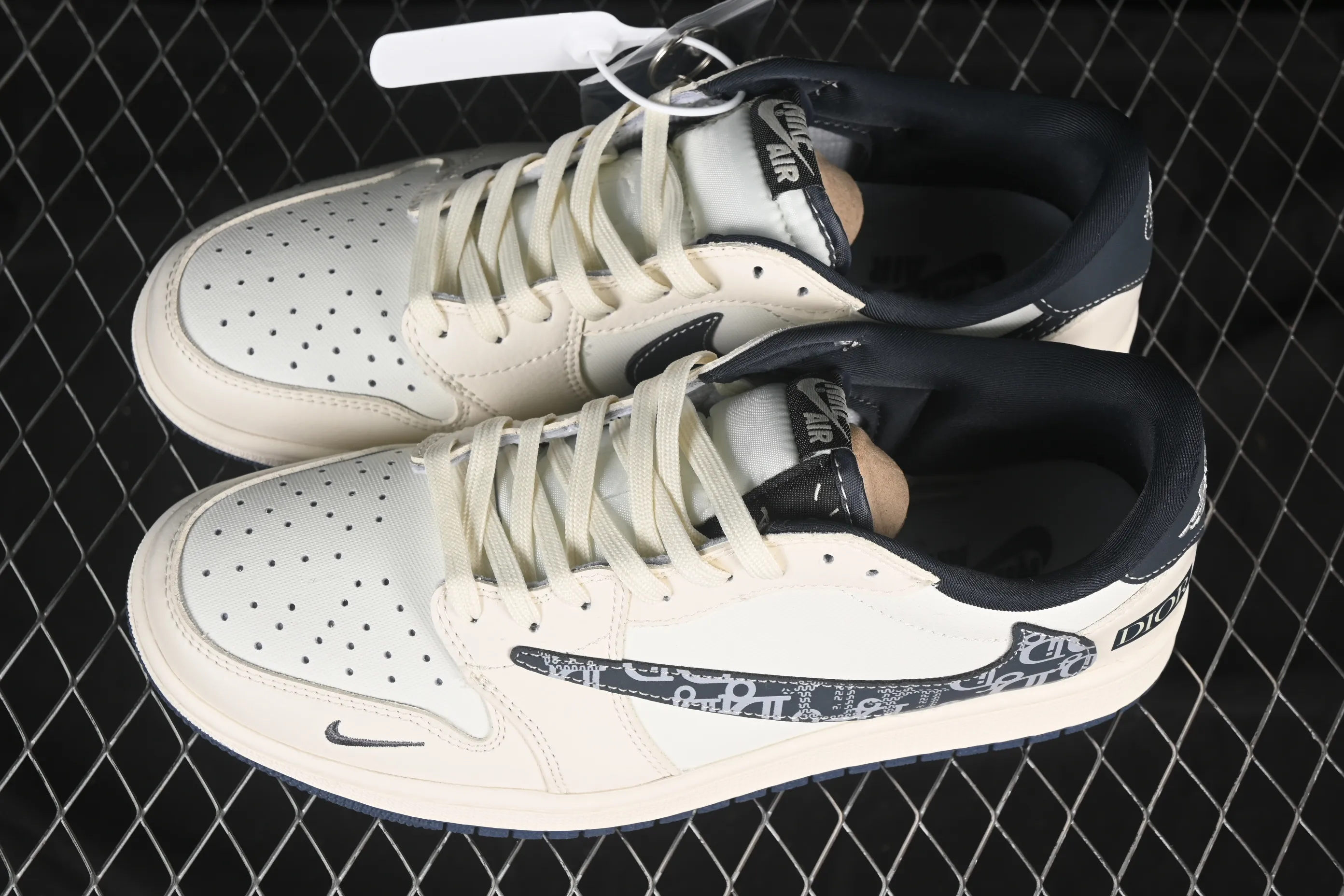 All categories Air Jordan Jordan series basketball shoes Air Jordan 1 Low High-end customized low-top sneakers Travis Scott x Fragment Design x Air Jordan 1 Low OG SP AJ1 Joe 1 Dior joint mesh pattern hook low-top cultural casual sneakers LD2025-024